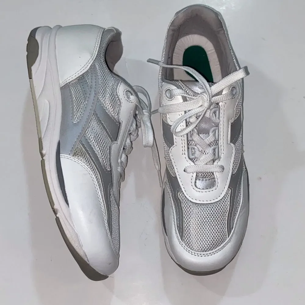 SAS Stylish White and Gray Sneakers Size 10.5 Unisex